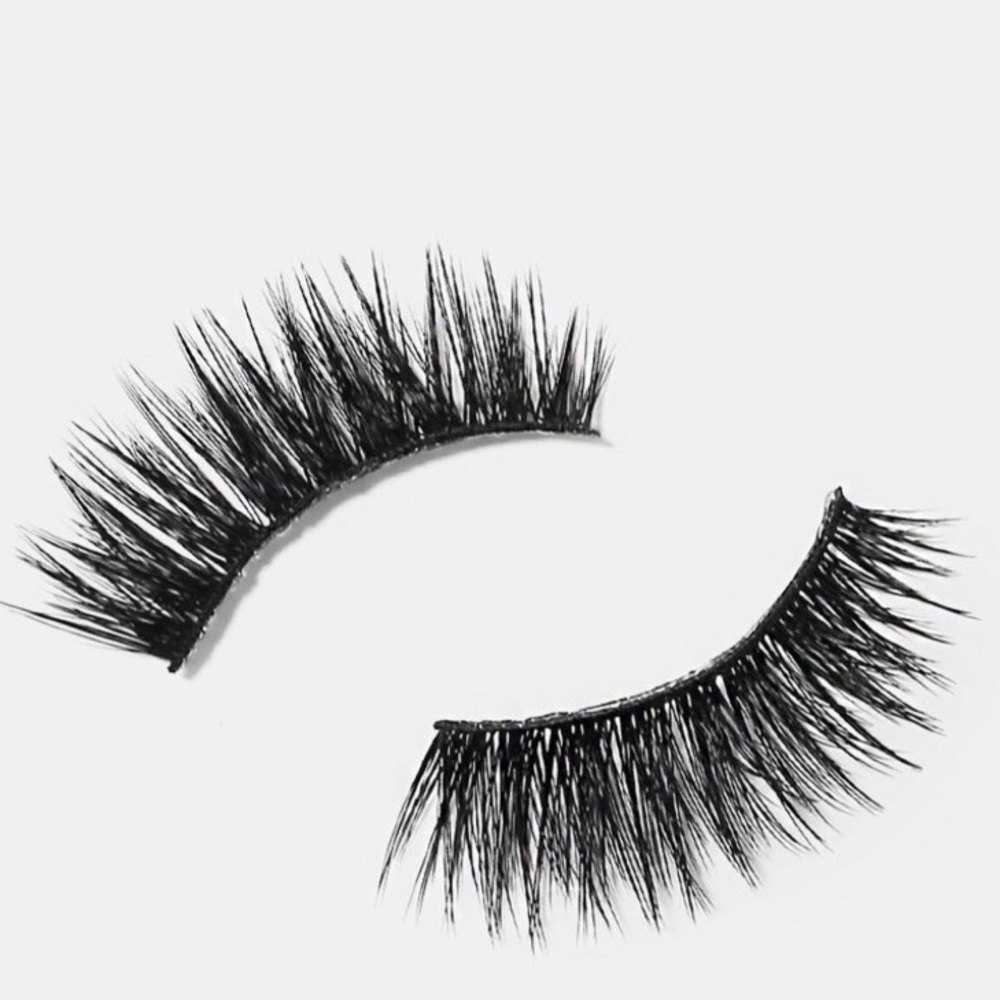 🌺 Tori 3D Faux Mink Lashes 🌺 2/$15